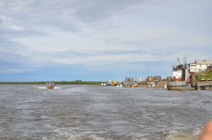Leaving Chokurdakh by boat on the Indigirka river (Photo: G. Schaepman-Strub, 2010)